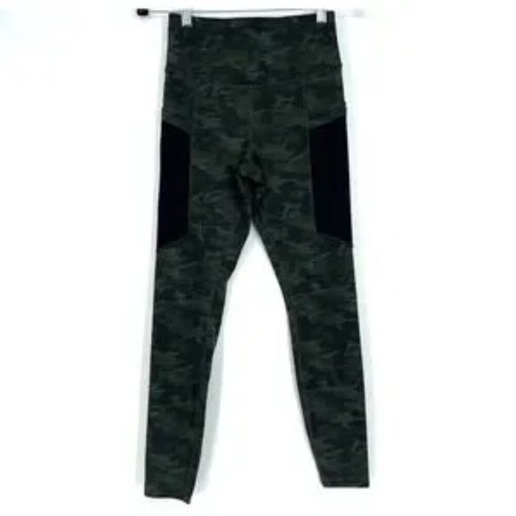 Good American Camo Sculpt Leggings Size 2 NWOT Camoflauge Camo - Picture 7 of 7